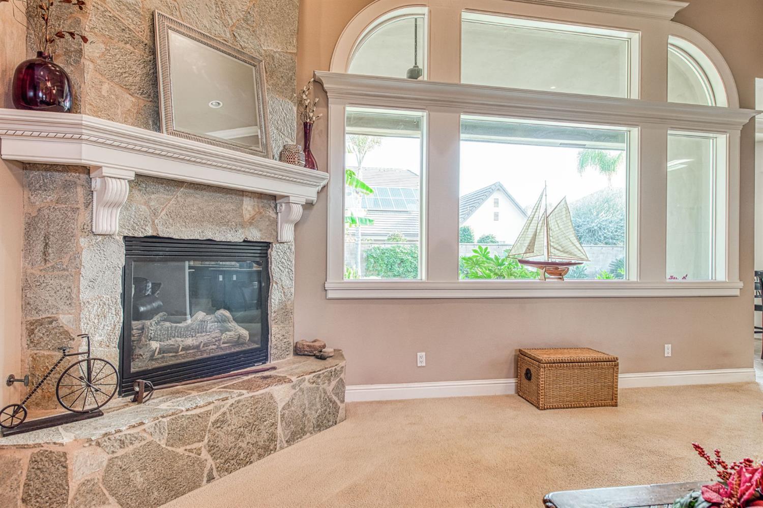 7730 N Gilroy Ave, Fresno, CA 93722