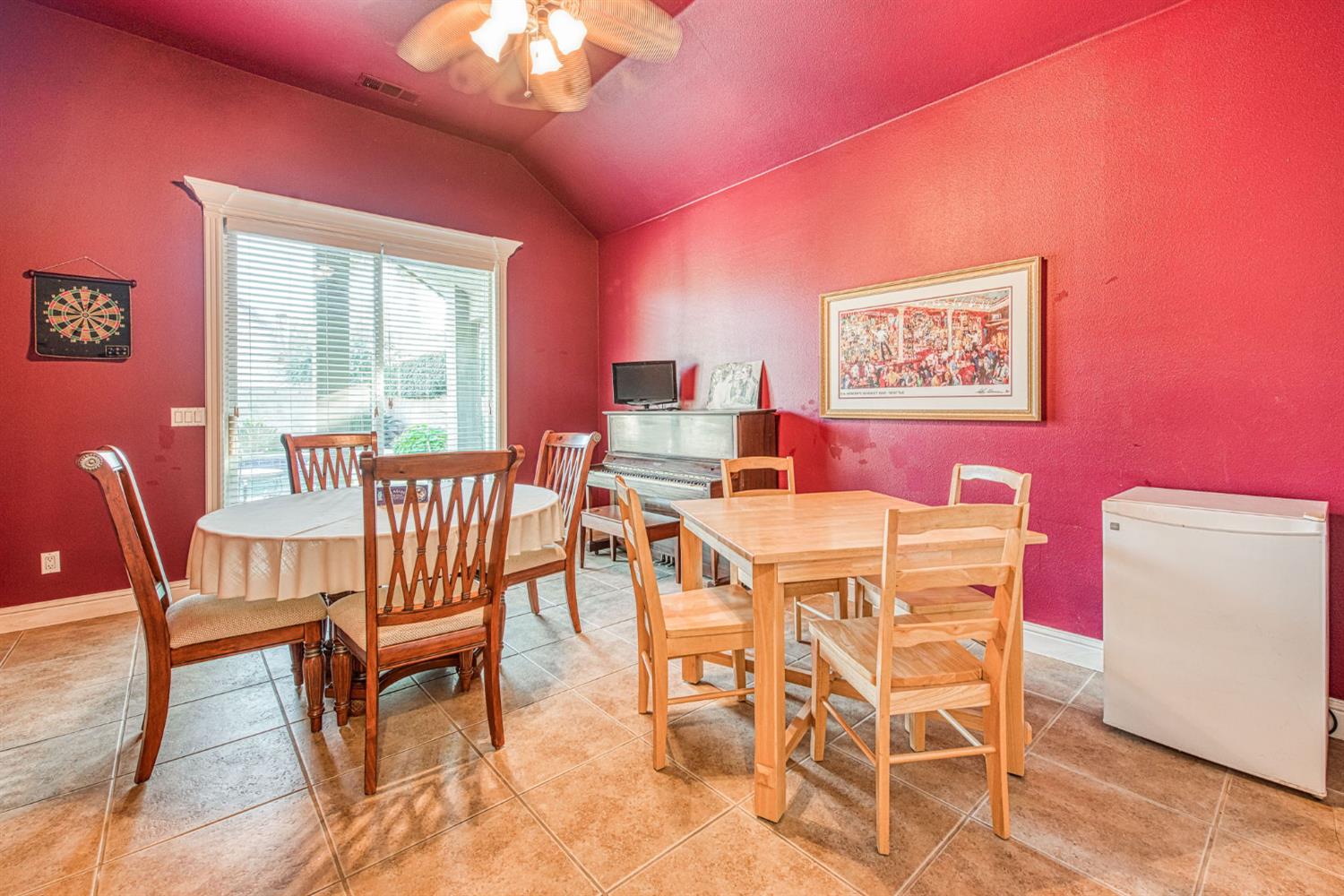 7730 N Gilroy Ave, Fresno, CA 93722