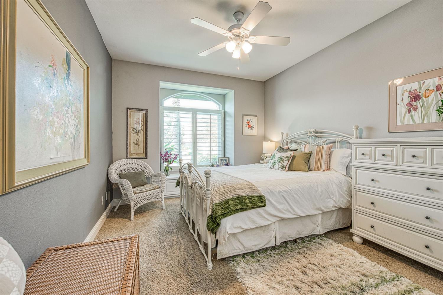 7730 N Gilroy Ave, Fresno, CA 93722