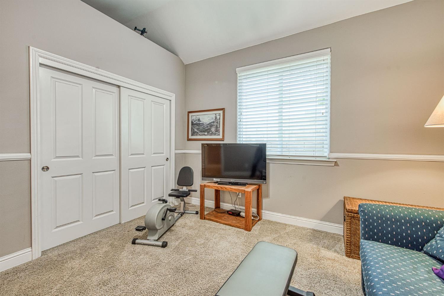 7730 N Gilroy Ave, Fresno, CA 93722