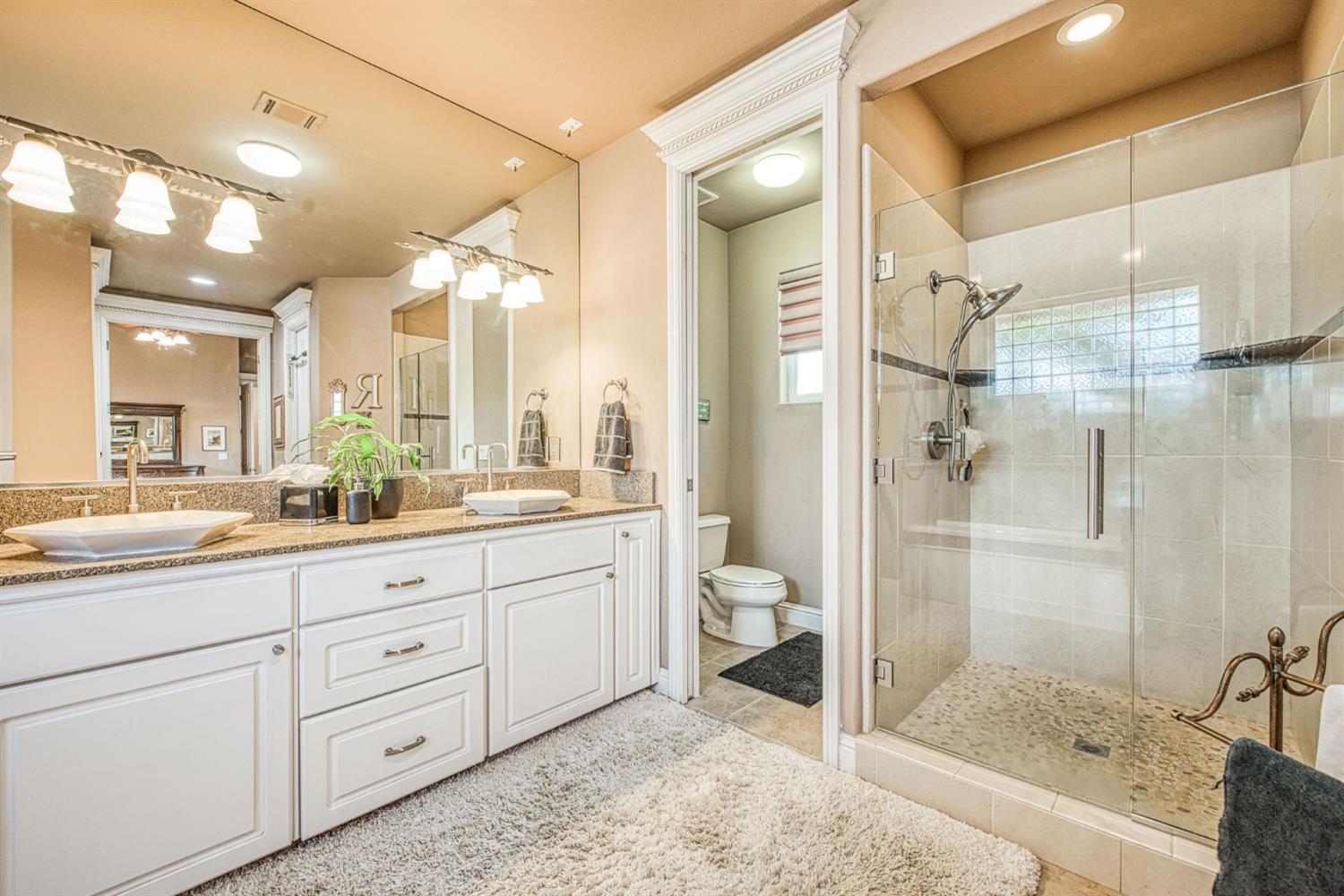 7730 N Gilroy Ave, Fresno, CA 93722