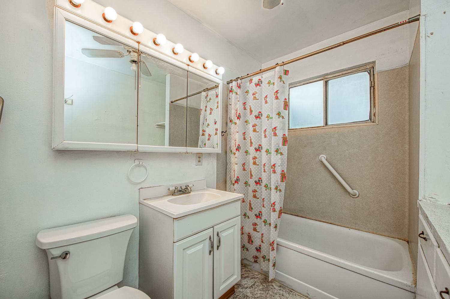 6729 W Clinton Ave, Fresno, CA 93723