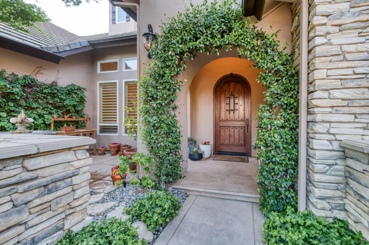 3350 E Via Montiano Ave, Clovis, CA 93619