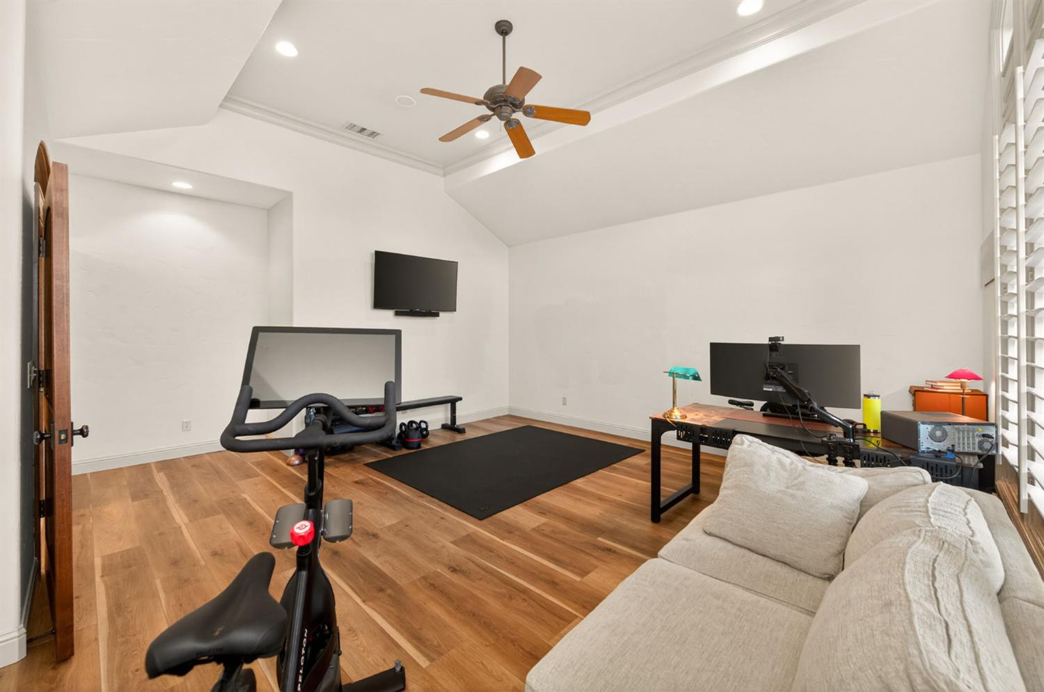 3350 E Via Montiano Ave, Clovis, CA 93619