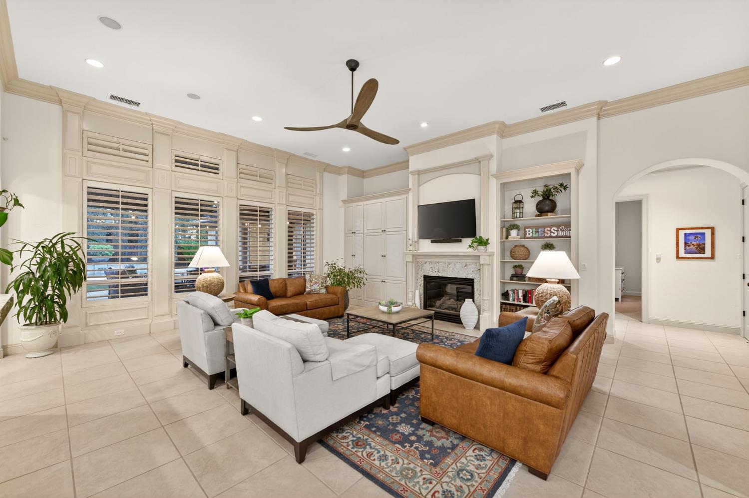 3350 E Via Montiano Ave, Clovis, CA 93619