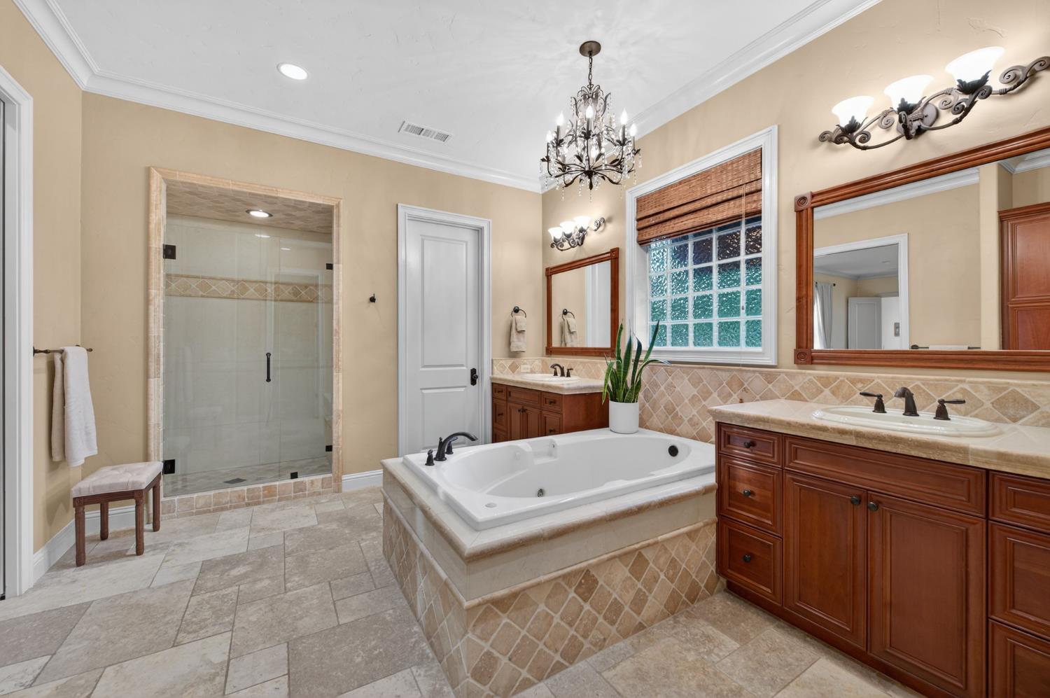 3350 E Via Montiano Ave, Clovis, CA 93619