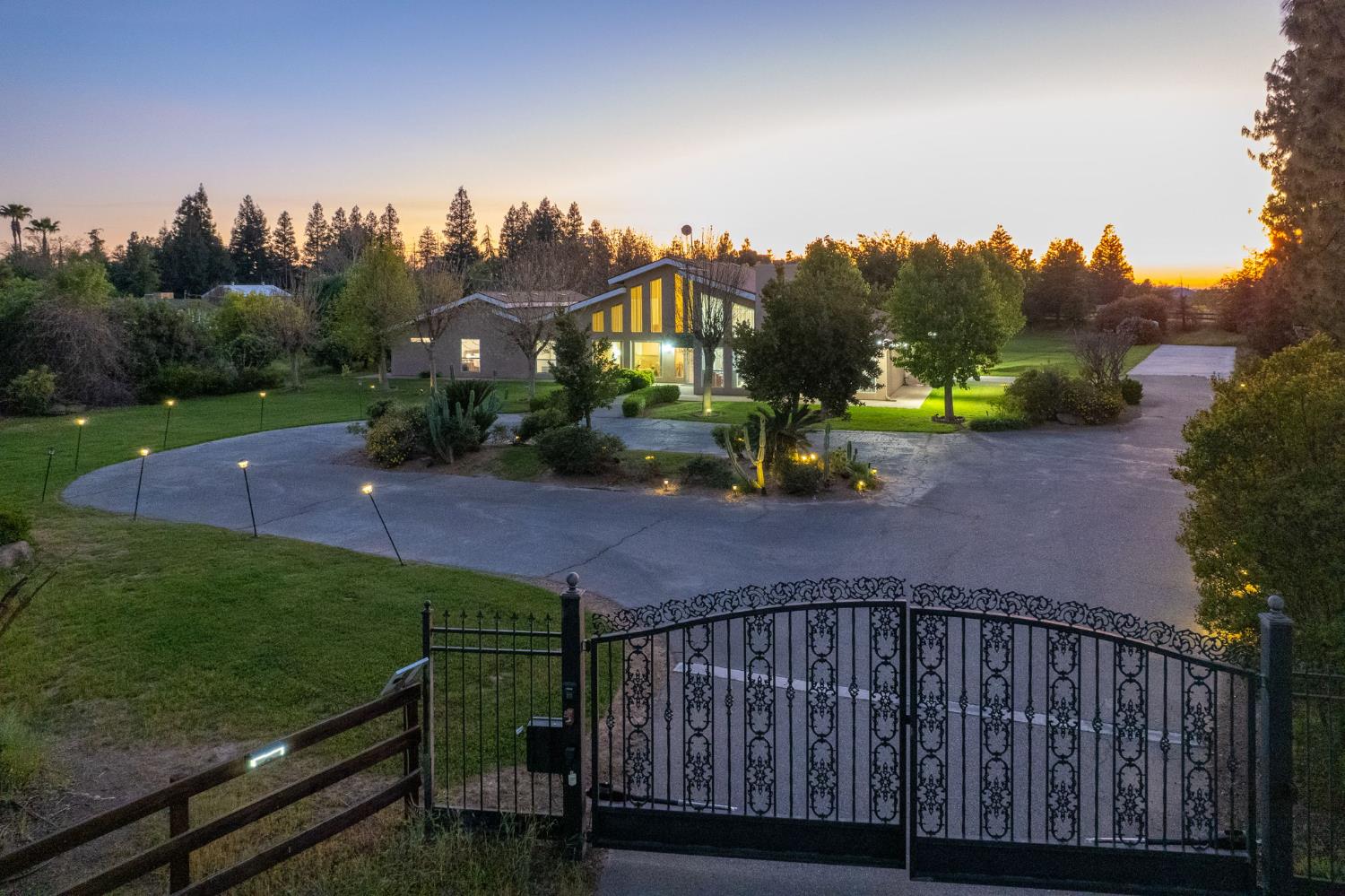 12235 N Willow Ave, Clovis, CA 93619