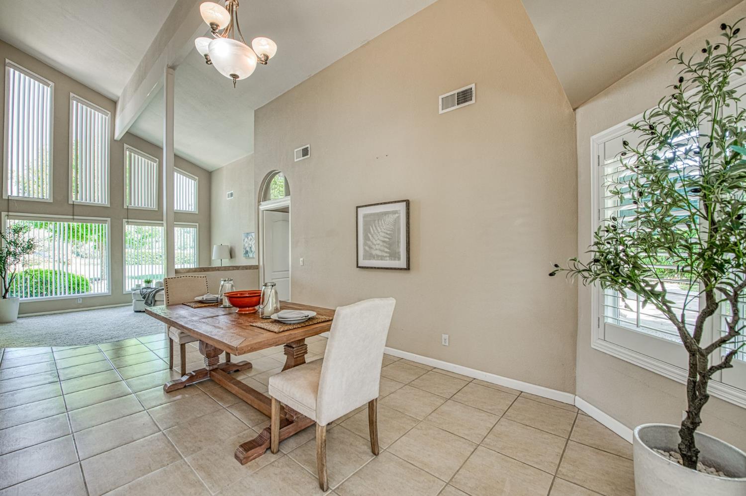 12235 N Willow Ave, Clovis, CA 93619