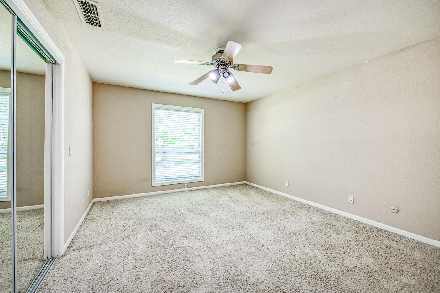 12235 N Willow Ave, Clovis, CA 93619