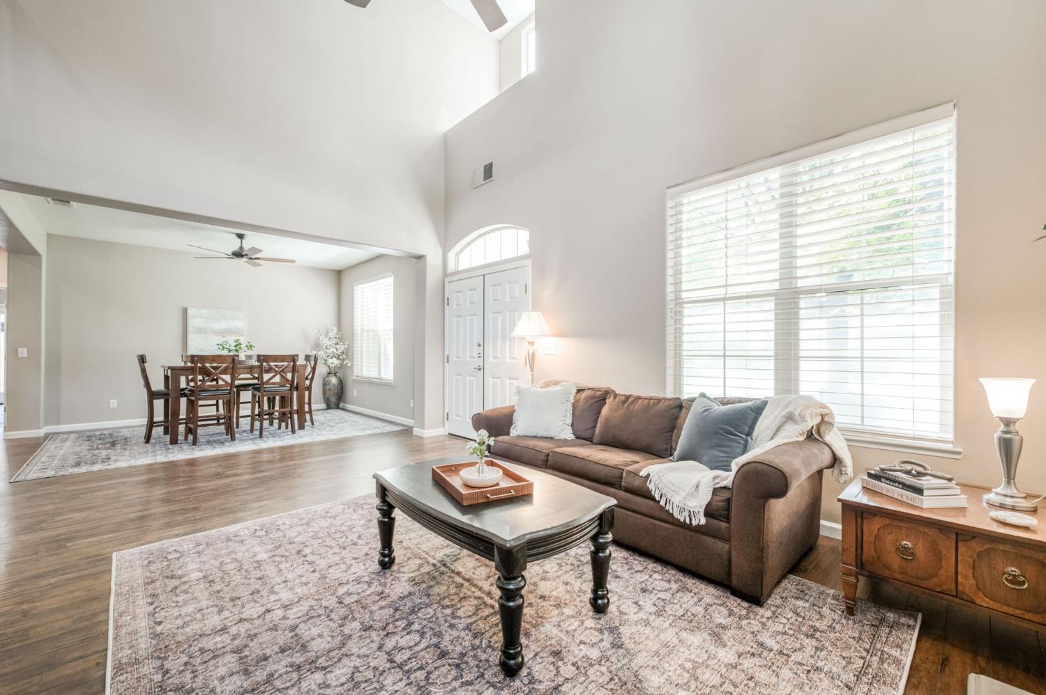 2612 E Shea Dr, Fresno, CA 93720