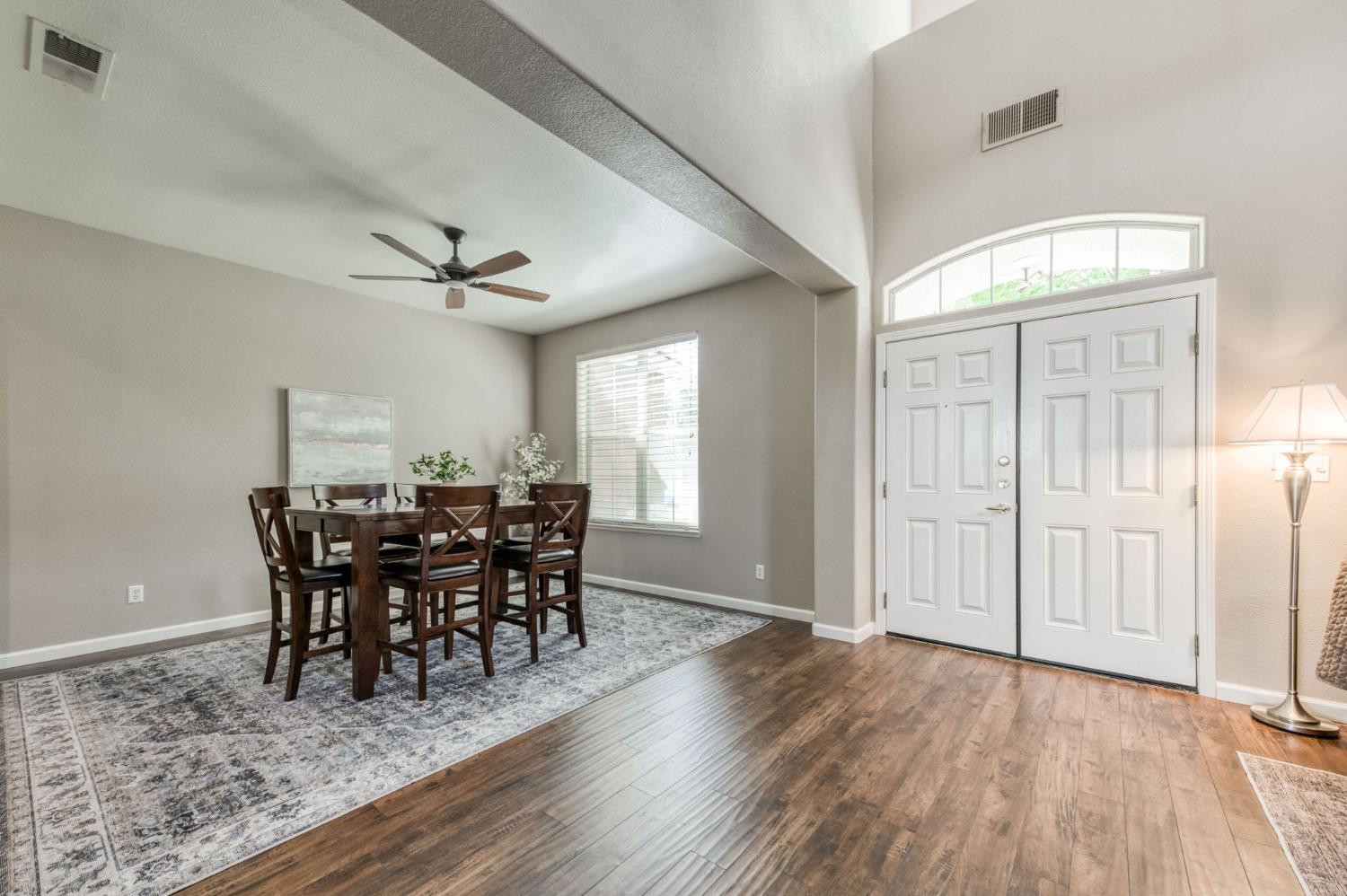 2612 E Shea Dr, Fresno, CA 93720