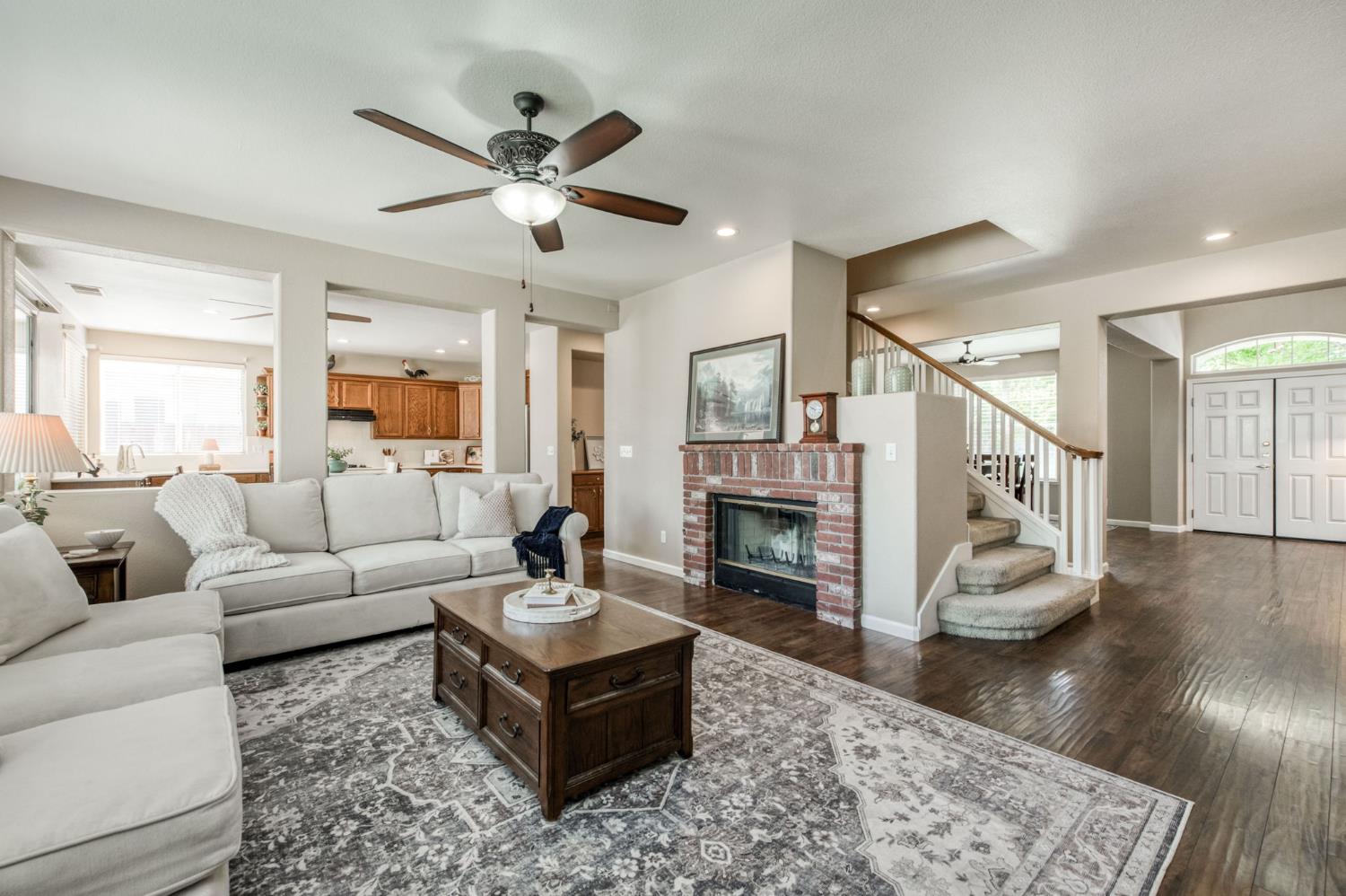 2612 E Shea Dr, Fresno, CA 93720