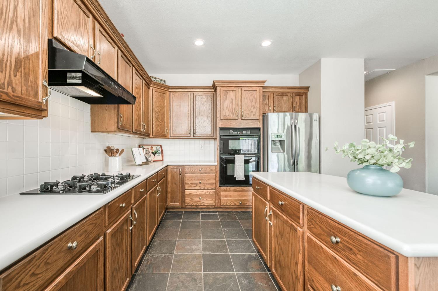 2612 E Shea Dr, Fresno, CA 93720